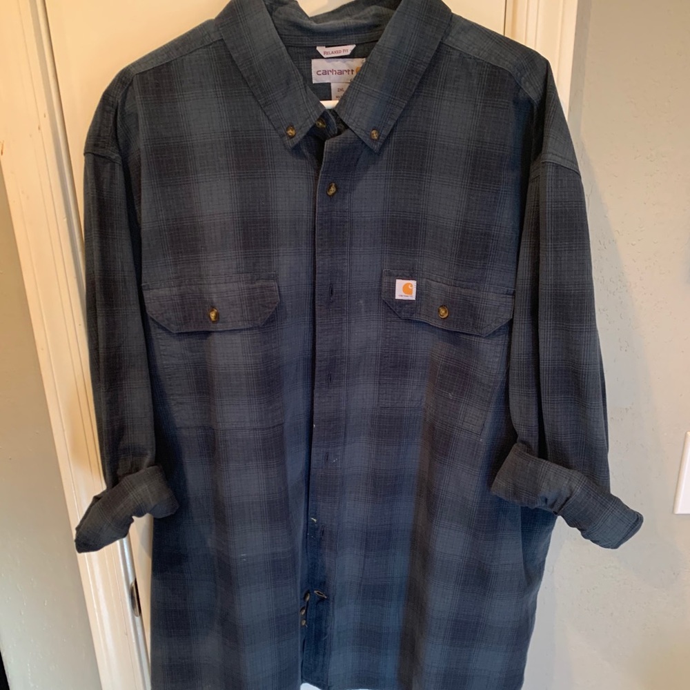 Men’s Carhartt flannel.